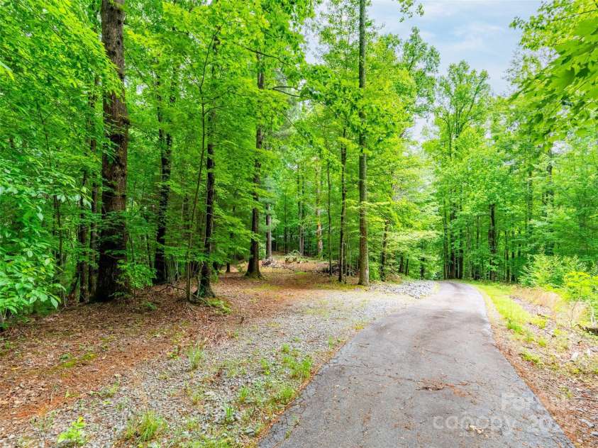 125 Cypress Lane, Saluda, NC 28773.  MLS# CAR4265595, YatesRealty ID 18163. 