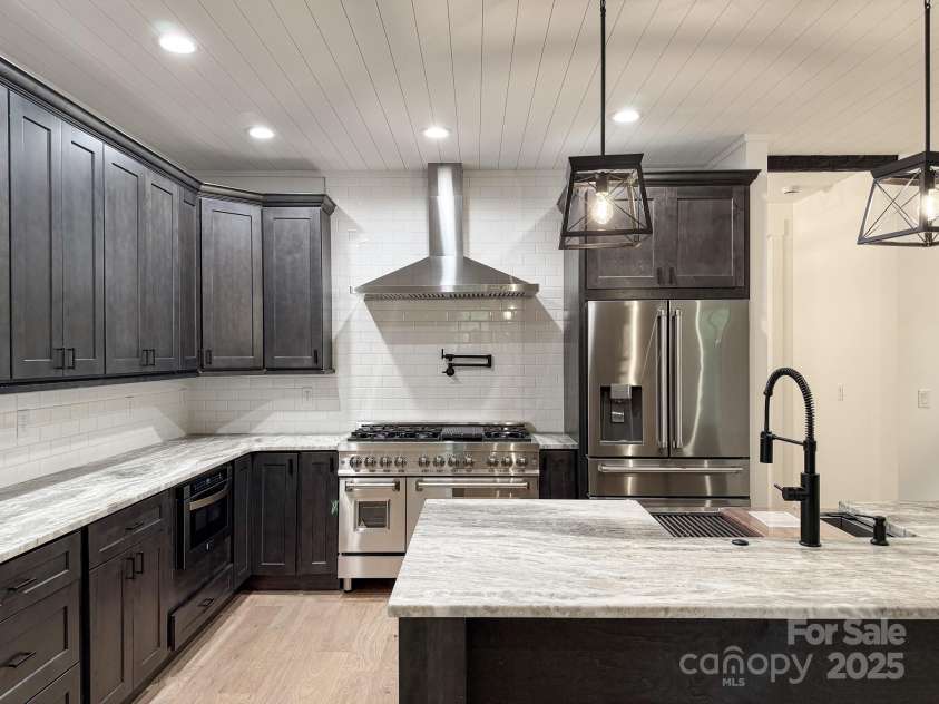 44 Skylar Lane, Mills River, NC 28759.  MLS# CAR4200880, YatesRealty ID 18165. 