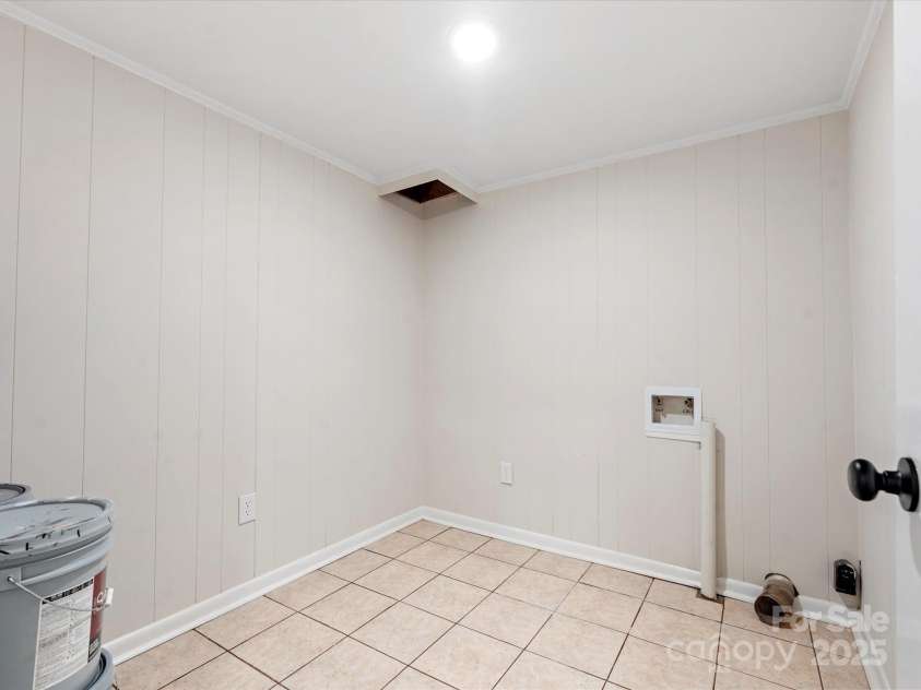 981 Meadowlark Drive, Rock Hill, SC 29732.  MLS# CAR4251814, YatesRealty ID 18166. Basement laundry room