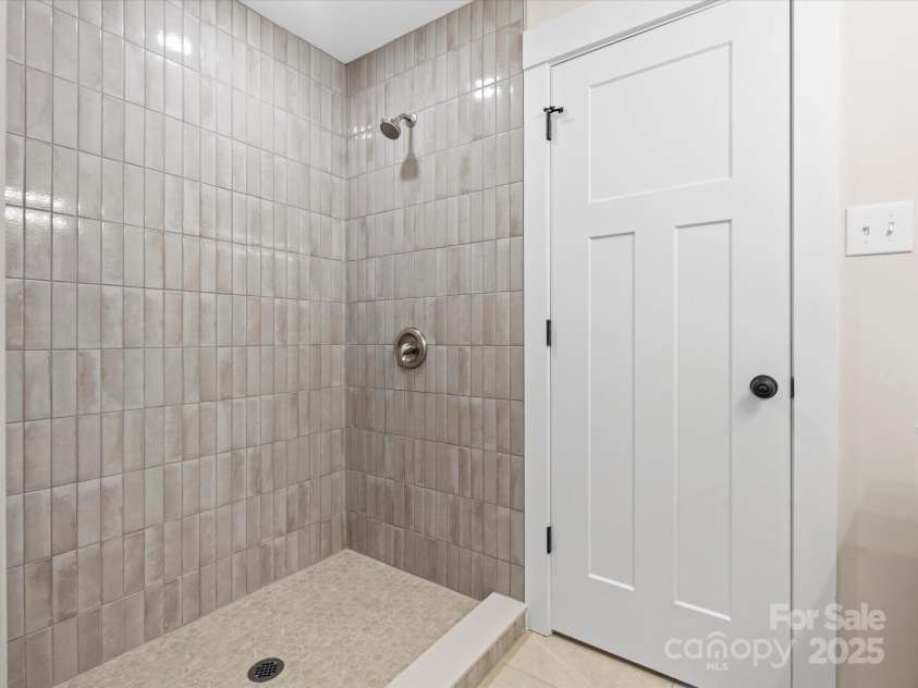 981 Meadowlark Drive, Rock Hill, SC 29732.  MLS# CAR4251814, YatesRealty ID 18166. Hall Bathroom