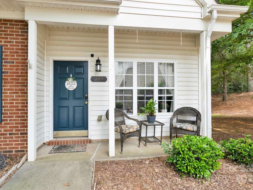 125 Lynch Circle, Mooresville, NC 28117.  MLS# CAR4264249, YatesRealty ID 18167. 