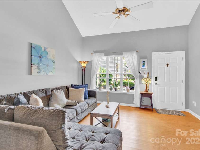 125 Lynch Circle, Mooresville, NC 28117.  MLS# CAR4264249, YatesRealty ID 18167. 