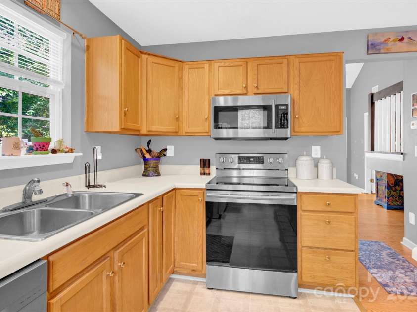 125 Lynch Circle, Mooresville, NC 28117.  MLS# CAR4264249, YatesRealty ID 18167. 