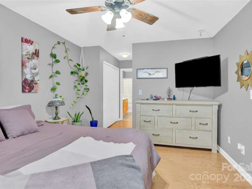 125 Lynch Circle, Mooresville, NC 28117.  MLS# CAR4264249, YatesRealty ID 18167. 
