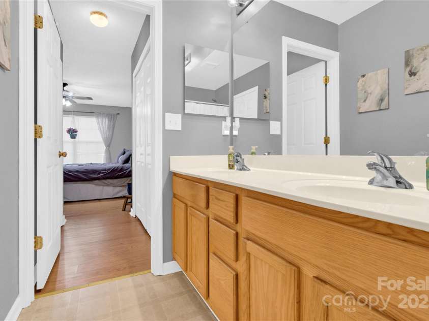125 Lynch Circle, Mooresville, NC 28117.  MLS# CAR4264249, YatesRealty ID 18167. 