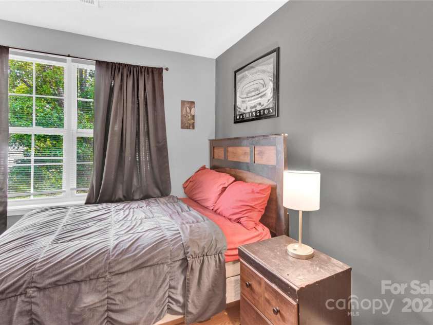 125 Lynch Circle, Mooresville, NC 28117.  MLS# CAR4264249, YatesRealty ID 18167. 
