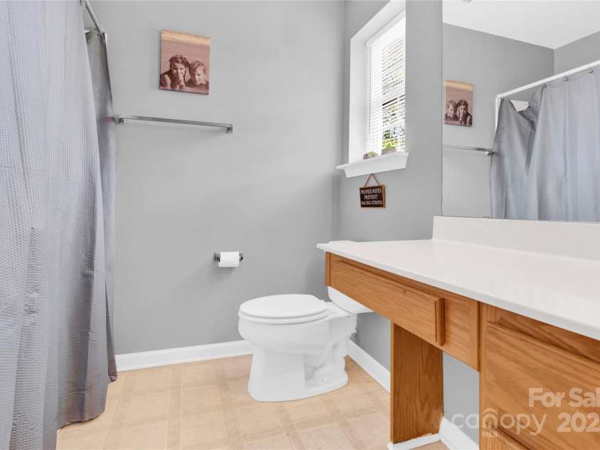 125 Lynch Circle, Mooresville, NC 28117.  MLS# CAR4264249, YatesRealty ID 18167. 