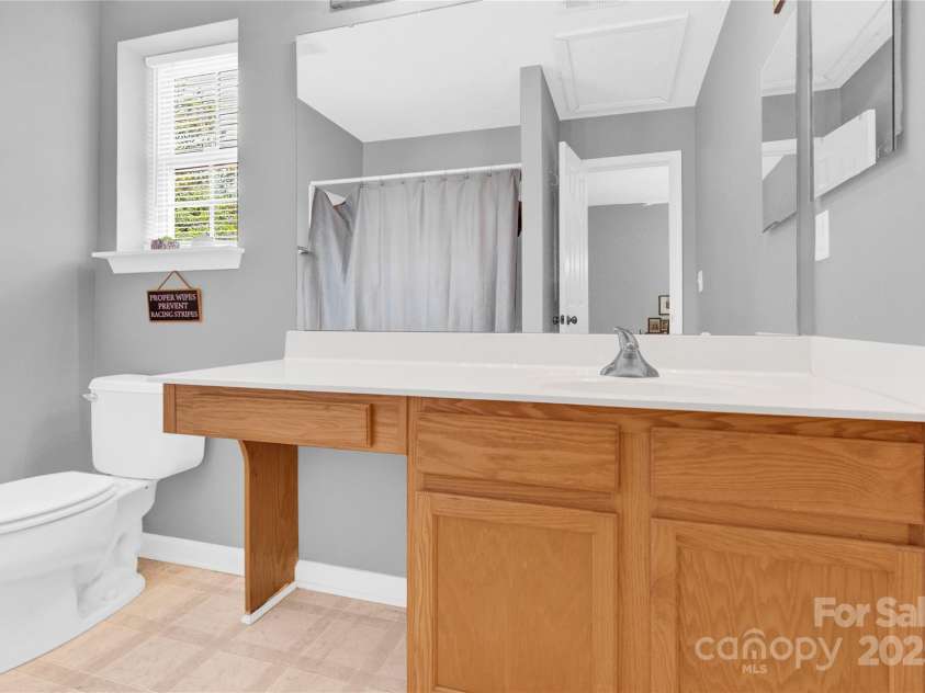 125 Lynch Circle, Mooresville, NC 28117.  MLS# CAR4264249, YatesRealty ID 18167. 