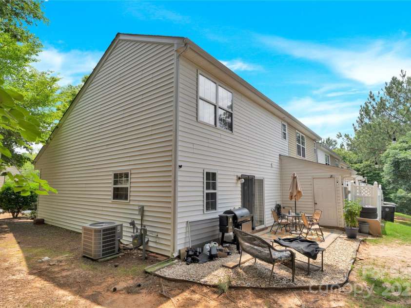 125 Lynch Circle, Mooresville, NC 28117.  MLS# CAR4264249, YatesRealty ID 18167. 