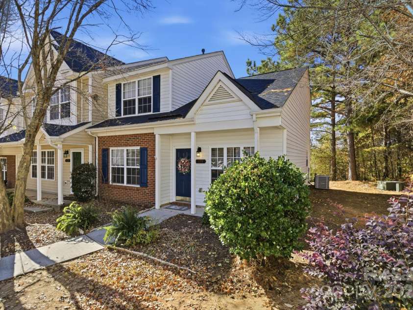 125 Lynch Circle, Mooresville, NC 28117.  MLS# CAR4321211, YatesRealty ID 18167. 