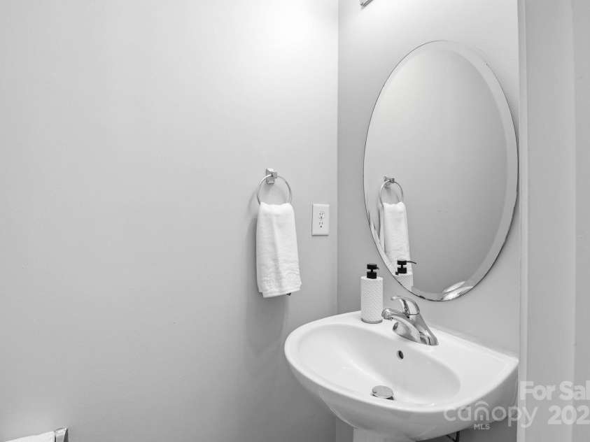 125 Lynch Circle, Mooresville, NC 28117.  MLS# CAR4321211, YatesRealty ID 18167. 