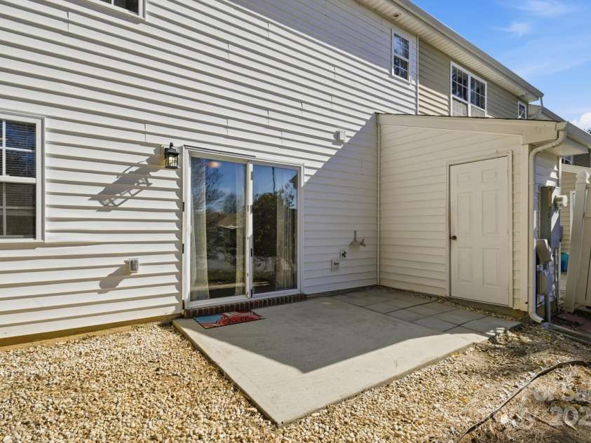 125 Lynch Circle, Mooresville, NC 28117.  MLS# CAR4321211, YatesRealty ID 18167. 