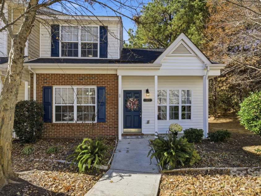 125 Lynch Circle, Mooresville, NC 28117.  MLS# CAR4321211, YatesRealty ID 18167. Welcome Home! 