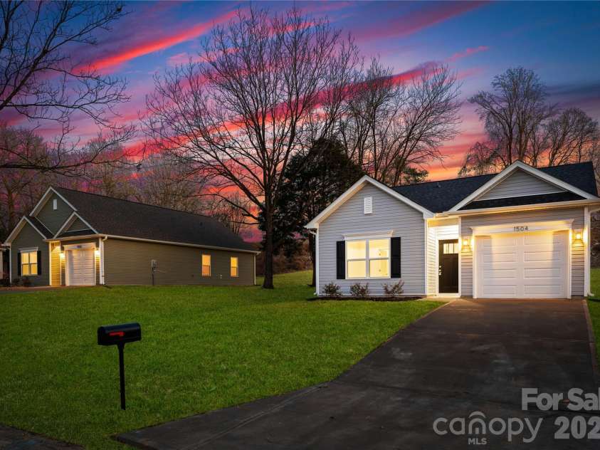 3100 Mulberry Church Road, Charlotte, NC 28208.  MLS# CAR4361441, YatesRealty ID 18168. Representation