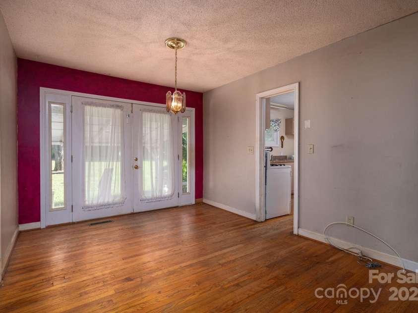 1724 Perry Street, Gastonia, NC 28054.  MLS# CAR4312386, YatesRealty ID 1817. 