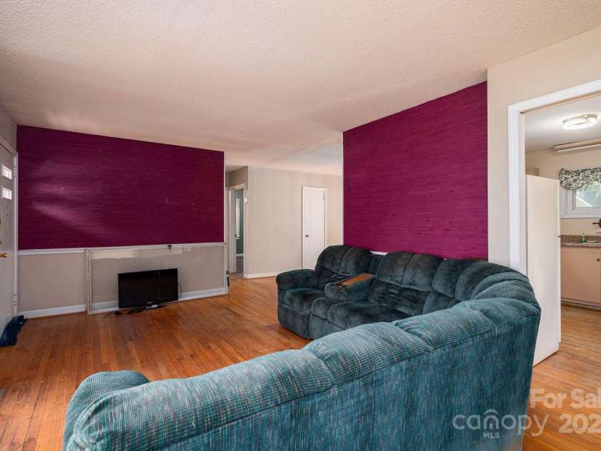 1724 Perry Street, Gastonia, NC 28054.  MLS# CAR4312386, YatesRealty ID 1817. 