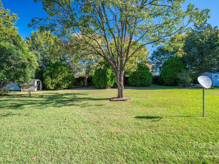 1724 Perry Street, Gastonia, NC 28054.  MLS# CAR4312386, YatesRealty ID 1817. 