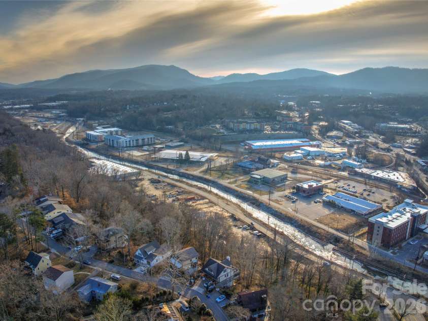 314 Bowling Park Road, Asheville, NC 28803.  MLS# CAR4342255, YatesRealty ID 1817. 