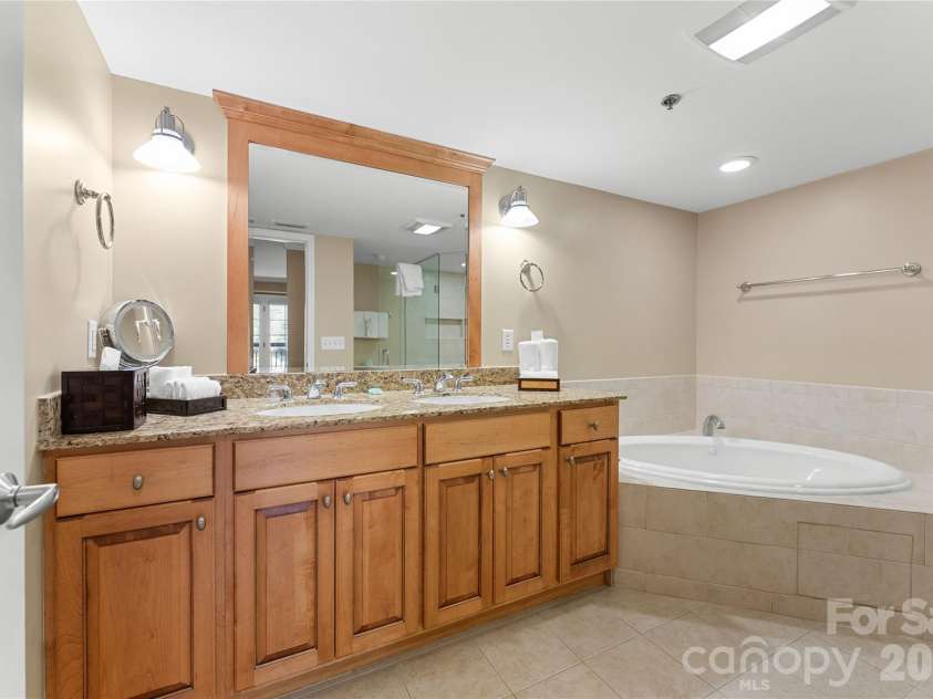314 Bowling Park Road, Asheville, NC 28803.  MLS# CAR4342255, YatesRealty ID 1817. 