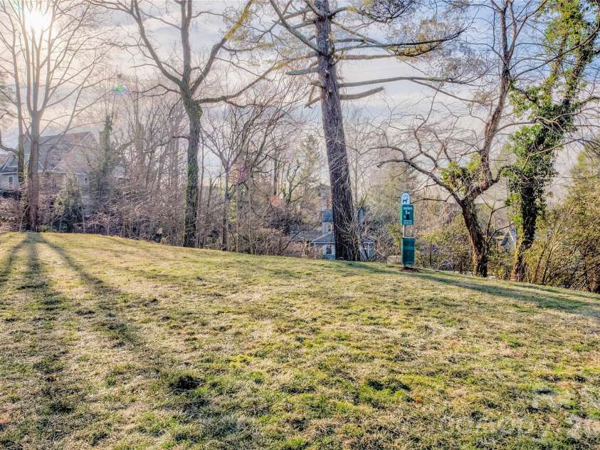 314 Bowling Park Road, Asheville, NC 28803.  MLS# CAR4342255, YatesRealty ID 1817. 