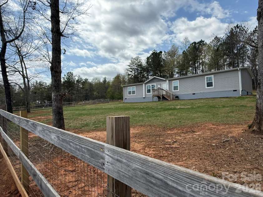 288 Walker Road, Nebo, NC 28761.  MLS# CAR4366360, YatesRealty ID 18170. 