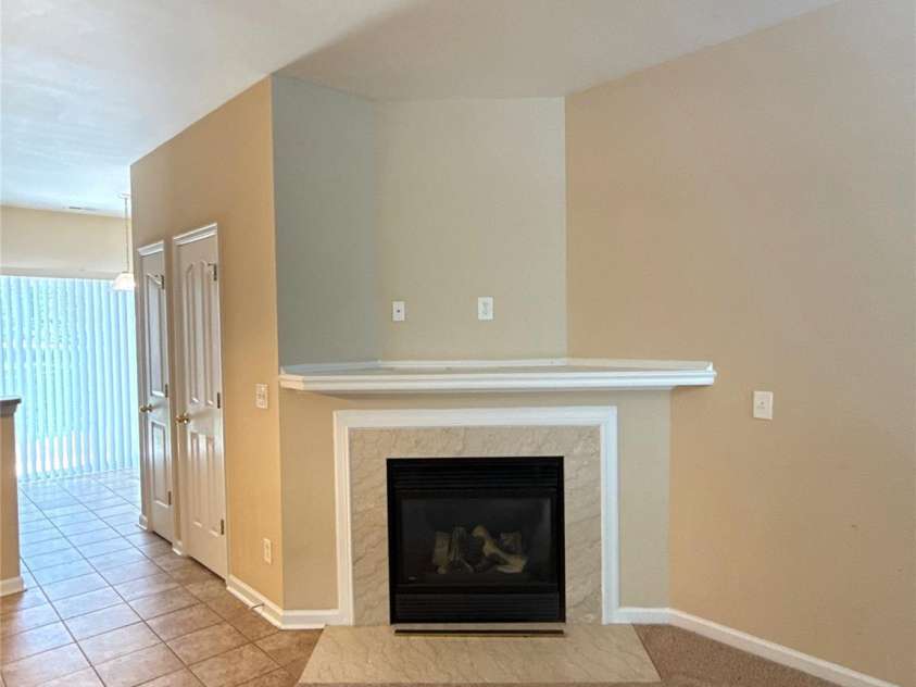 3527 Creeping Flora Lane, Charlotte, NC 28216.  MLS# CAR4253134, YatesRealty ID 18170. 