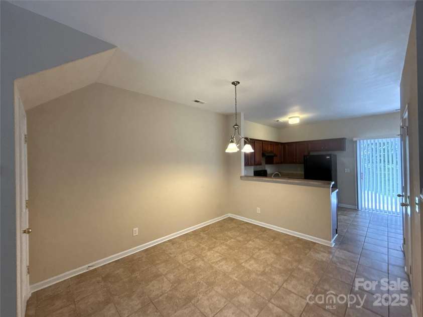 3527 Creeping Flora Lane, Charlotte, NC 28216.  MLS# CAR4253134, YatesRealty ID 18170. 