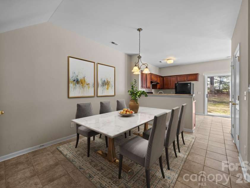 3527 Creeping Flora Lane, Charlotte, NC 28216.  MLS# CAR4336635, YatesRealty ID 18170. 