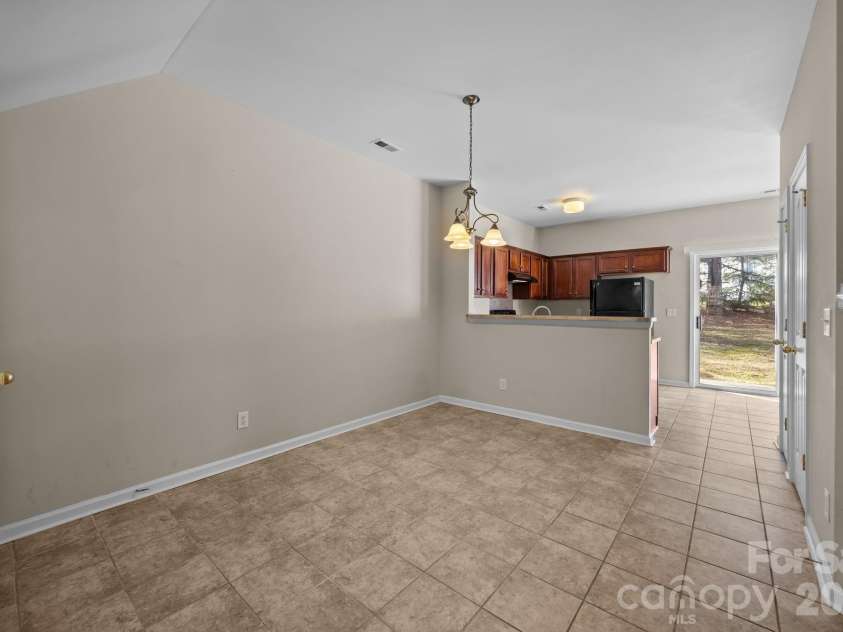 3527 Creeping Flora Lane, Charlotte, NC 28216.  MLS# CAR4336635, YatesRealty ID 18170. 