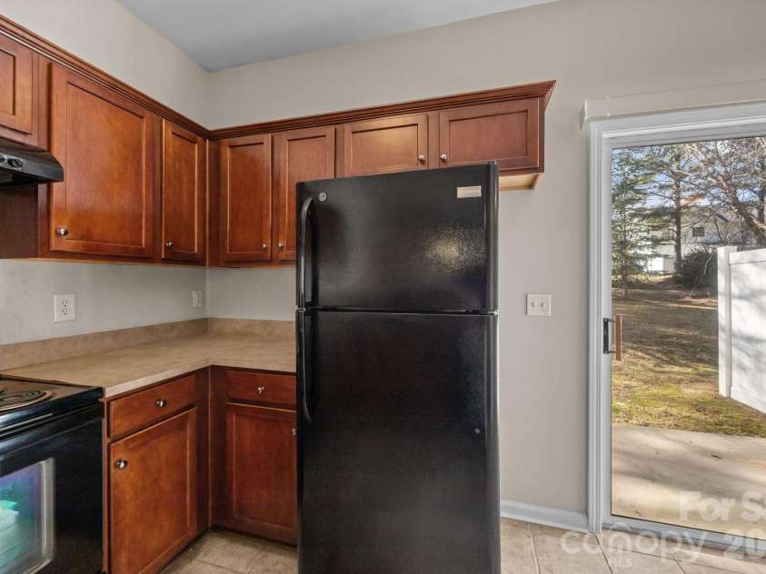 3527 Creeping Flora Lane, Charlotte, NC 28216.  MLS# CAR4336635, YatesRealty ID 18170. 