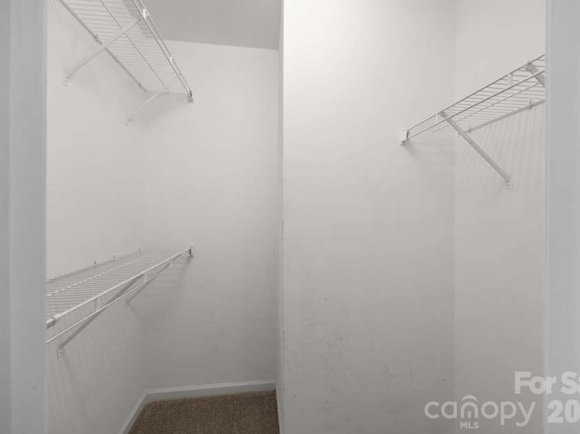 3527 Creeping Flora Lane, Charlotte, NC 28216.  MLS# CAR4336635, YatesRealty ID 18170. 