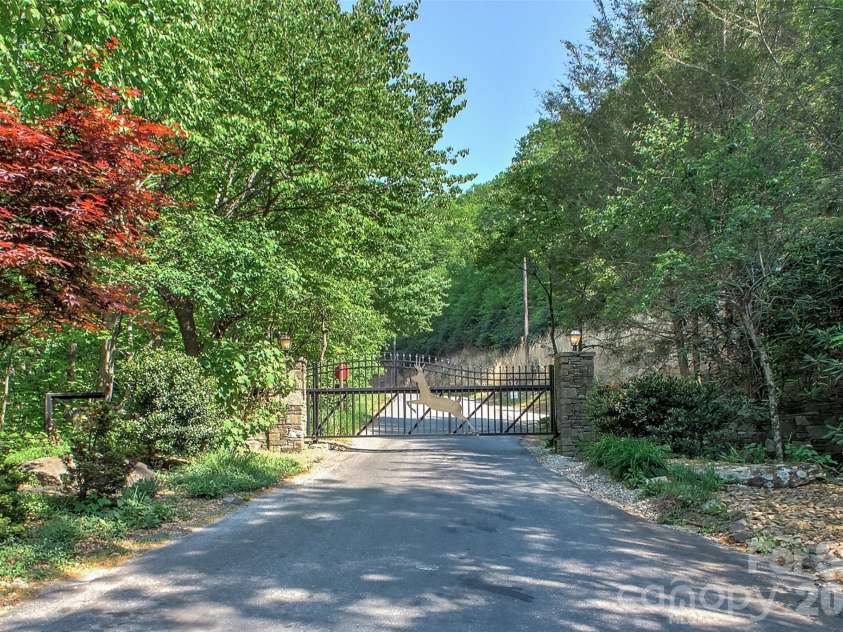 491 Mckenzie Way, Old Fort, NC 28762.  MLS# CAR4372804, YatesRealty ID 18172. 
