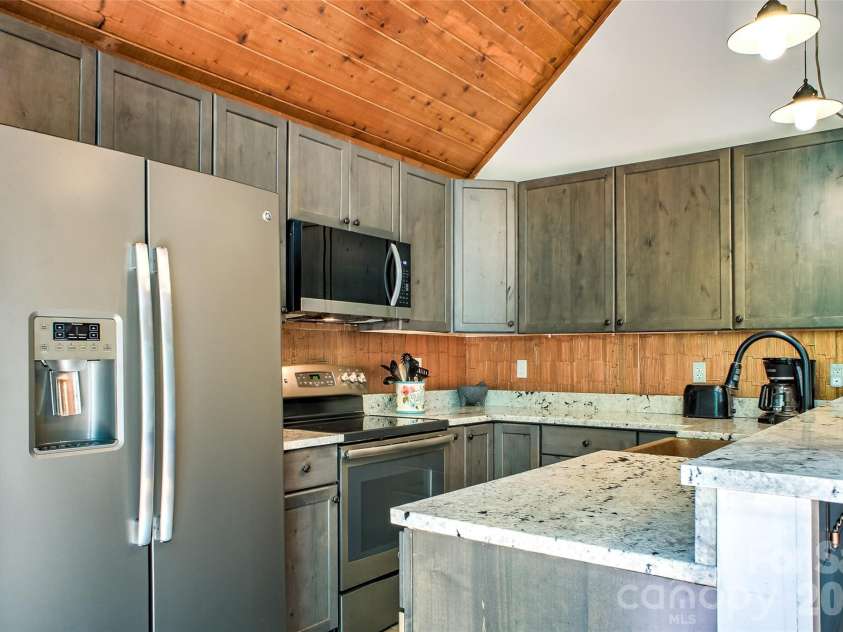 491 Mckenzie Way, Old Fort, NC 28762.  MLS# CAR4372804, YatesRealty ID 18172. 