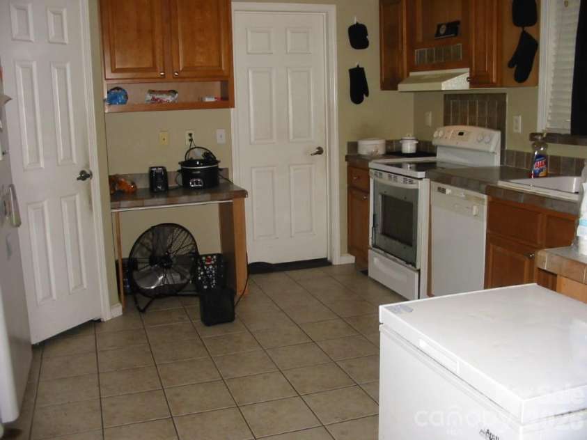 213 Vicki Way, Stanley, NC 28164.  MLS# CAR4372141, YatesRealty ID 18173. 