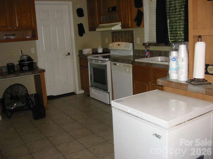 213 Vicki Way, Stanley, NC 28164.  MLS# CAR4372141, YatesRealty ID 18173. 