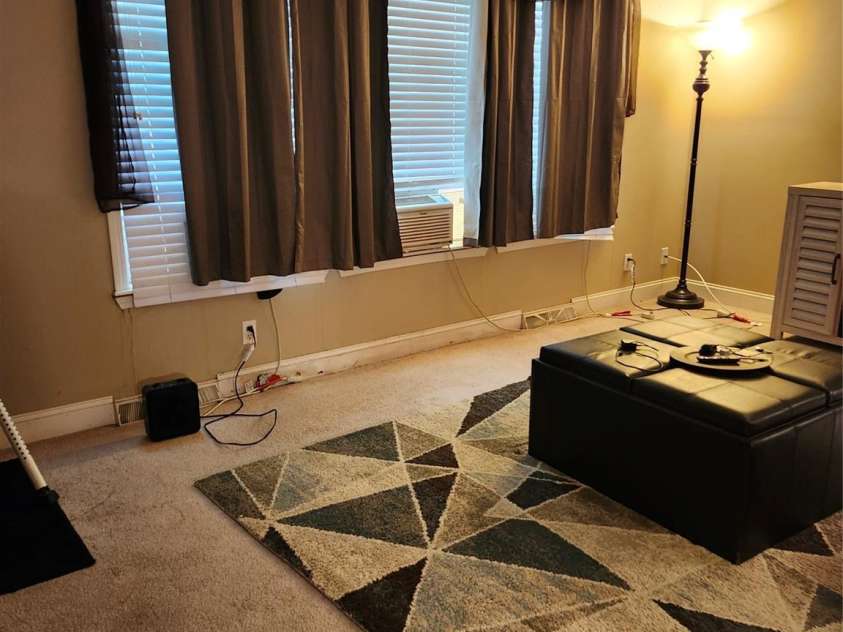 213 Vicki Way, Stanley, NC 28164.  MLS# CAR4372141, YatesRealty ID 18173. Living room