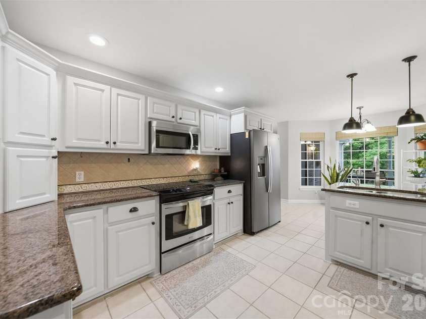 217 Dell Circle, Hudson, NC 28638.  MLS# CAR4375993, YatesRealty ID 18174. 