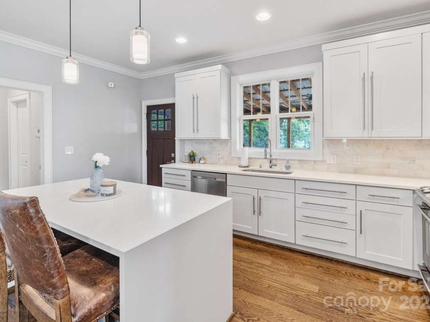 423 State Street, Charlotte, NC 28208.  MLS# CAR4255749, YatesRealty ID 18174. 