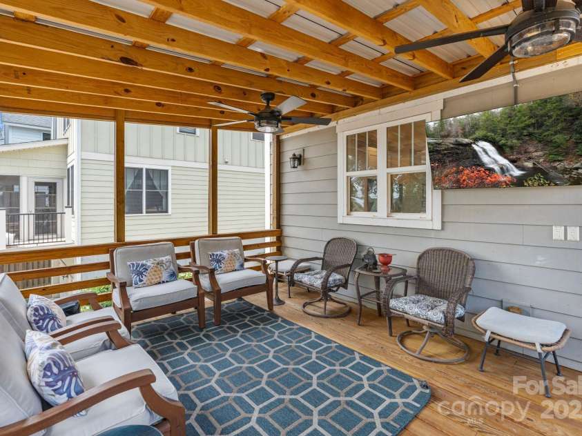 423 State Street, Charlotte, NC 28208.  MLS# CAR4255749, YatesRealty ID 18174. 