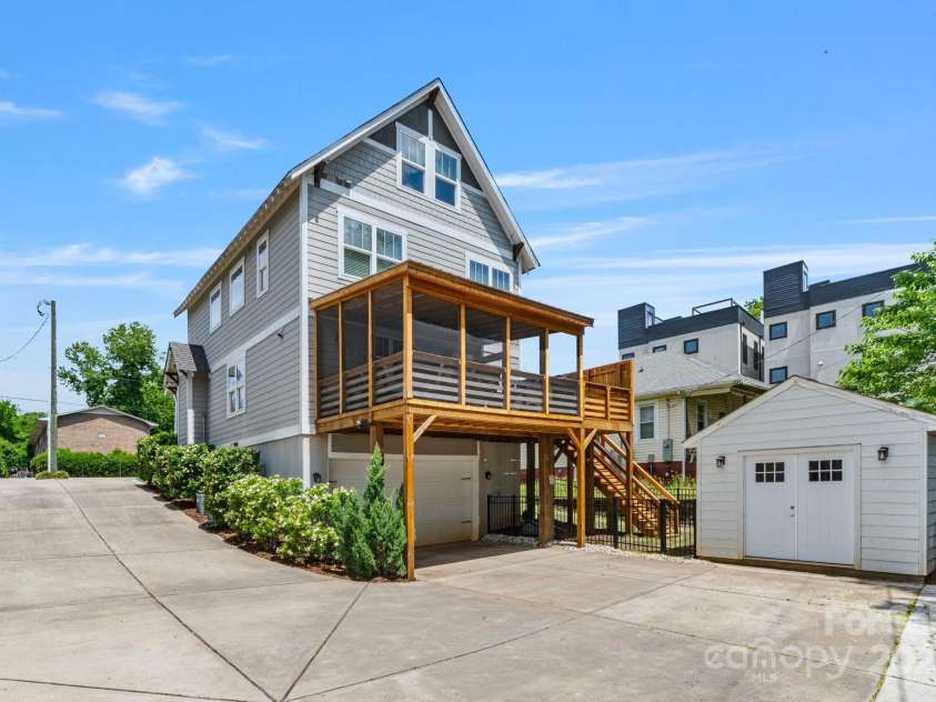 423 State Street, Charlotte, NC 28208.  MLS# CAR4255749, YatesRealty ID 18174. 