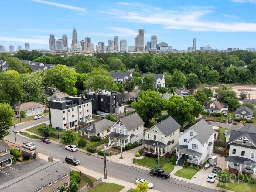 423 State Street, Charlotte, NC 28208.  MLS# CAR4255749, YatesRealty ID 18174. 