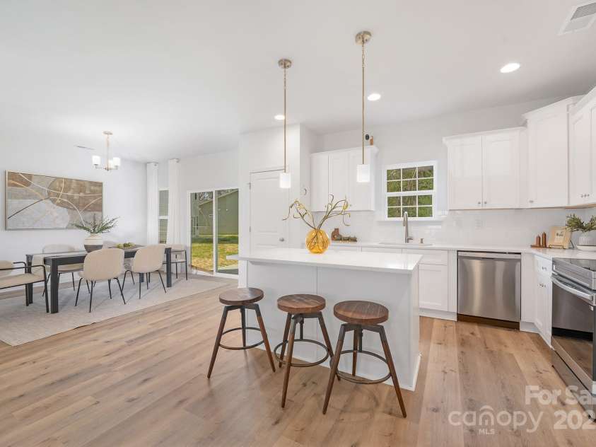 1148 Thayer Glen Court, Charlotte, NC 28213.  MLS# CAR4250441, YatesRealty ID 18175. Representation