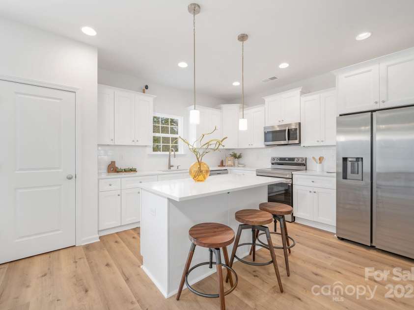 1148 Thayer Glen Court, Charlotte, NC 28213.  MLS# CAR4250441, YatesRealty ID 18175. Representation