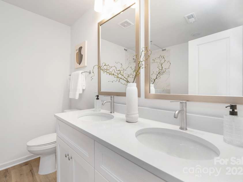 1148 Thayer Glen Court, Charlotte, NC 28213.  MLS# CAR4250441, YatesRealty ID 18175. Representation