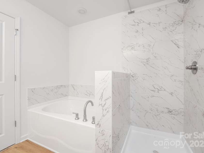 1148 Thayer Glen Court, Charlotte, NC 28213.  MLS# CAR4250441, YatesRealty ID 18175. Representation