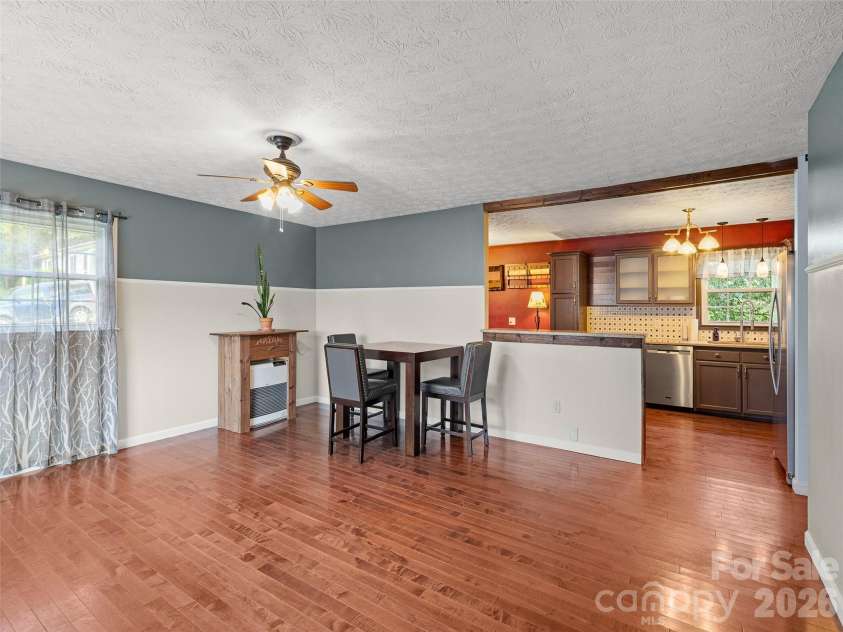84 Candlelight Circle, Clyde, NC 28721.  MLS# CAR4376602, YatesRealty ID 18175. 
