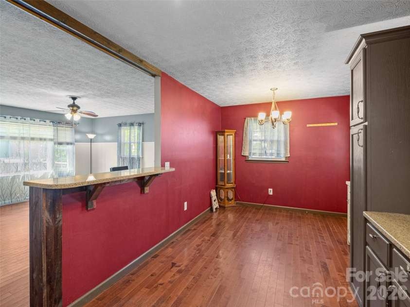 84 Candlelight Circle, Clyde, NC 28721.  MLS# CAR4376602, YatesRealty ID 18175. 