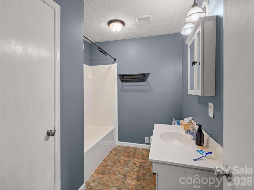 84 Candlelight Circle, Clyde, NC 28721.  MLS# CAR4376602, YatesRealty ID 18175. 