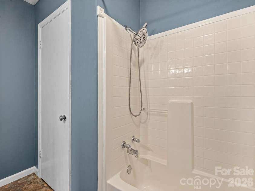 84 Candlelight Circle, Clyde, NC 28721.  MLS# CAR4376602, YatesRealty ID 18175. 