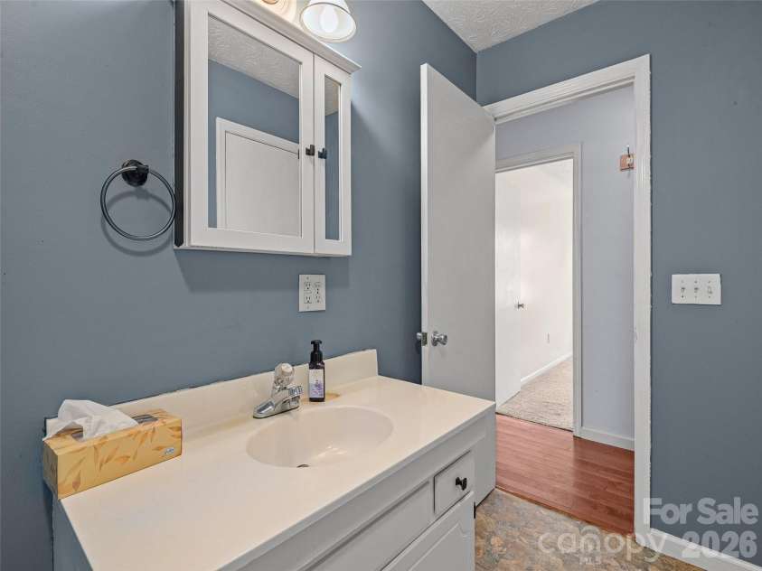 84 Candlelight Circle, Clyde, NC 28721.  MLS# CAR4376602, YatesRealty ID 18175. 
